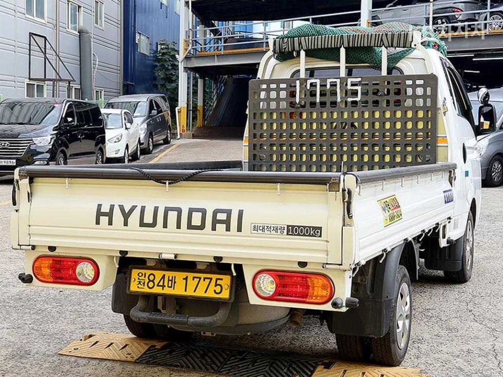 Hyundai Premium — фото 4