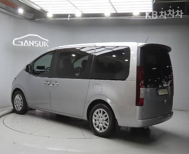 Hyundai Staria — фото 3