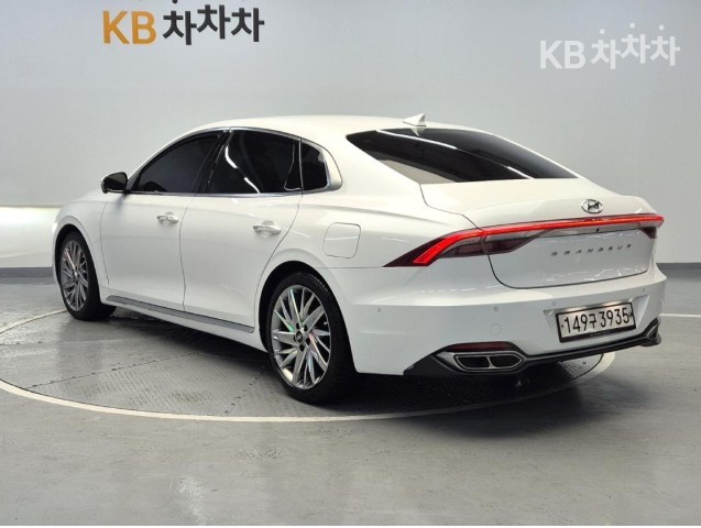 Hyundai Grandeur CALLIGRAPHY — фото 2