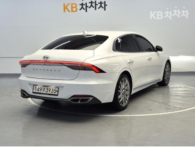 Hyundai Grandeur CALLIGRAPHY — фото 3