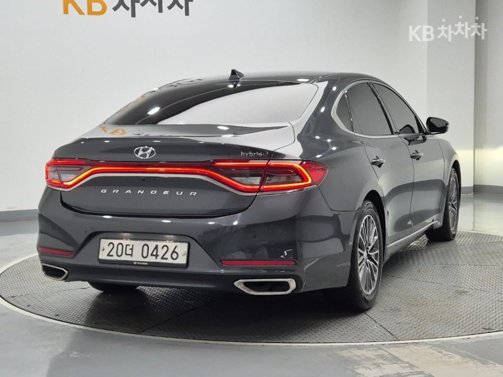 Hyundai Grandeur Special — фото 3