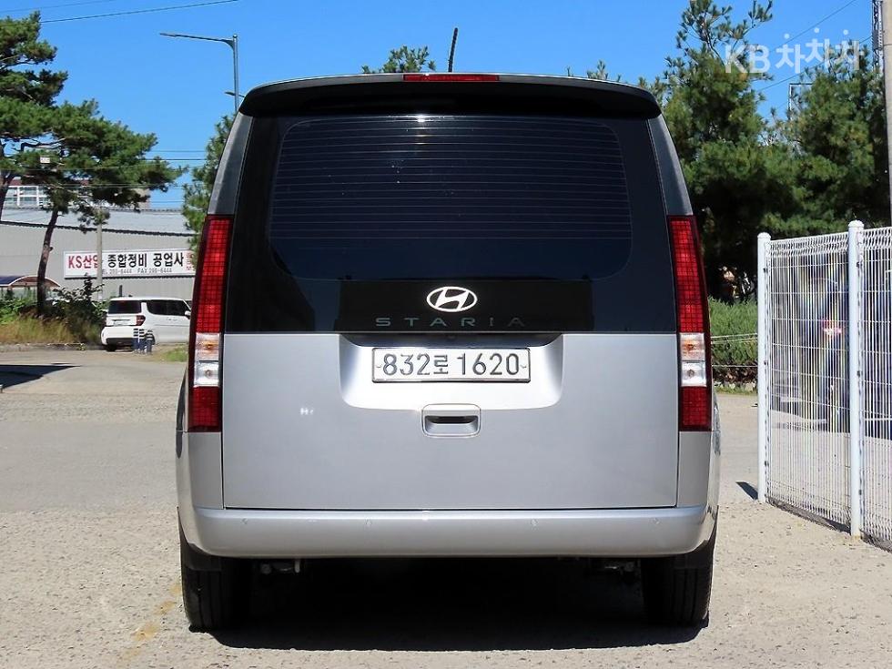 Hyundai Staria — miniaturë 4