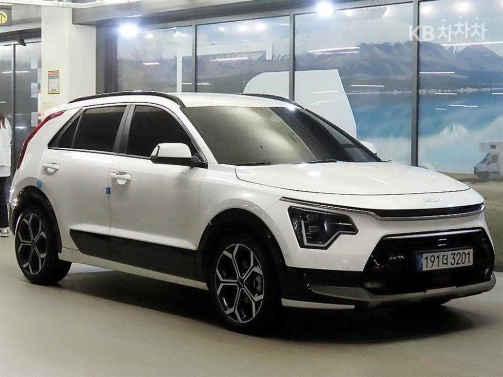 Kia SIGNATURE — фото 1
