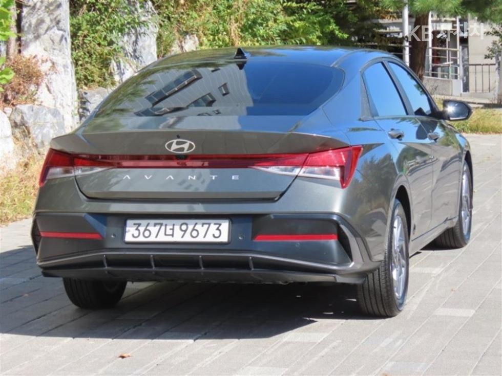 Hyundai Avante — фото 3