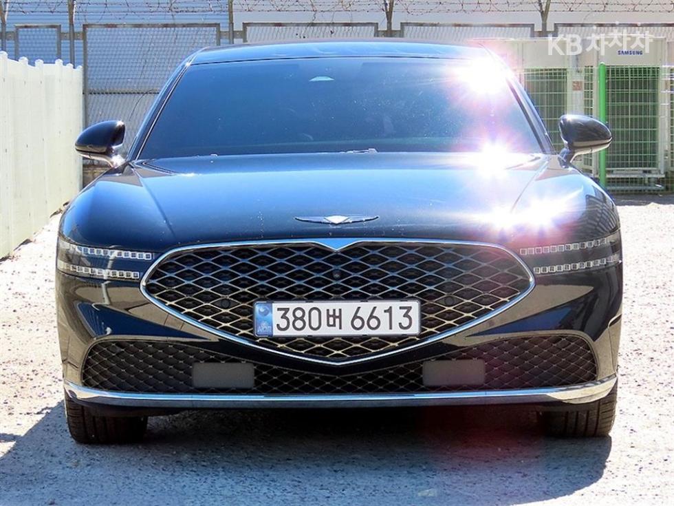 Genesis G90 BASE MODEL — фото 1