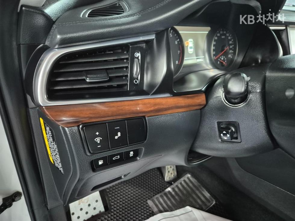 Kia K7 — miniaturë 8