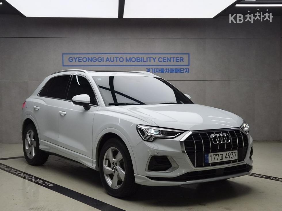 Audi Q3 Premium — фото 1