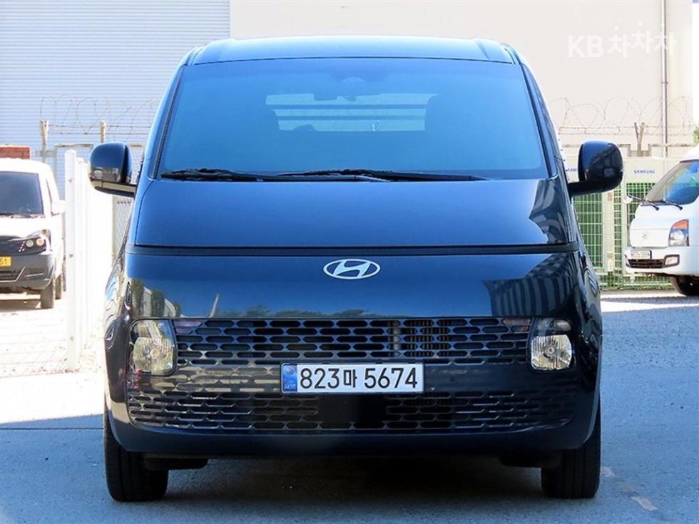 Hyundai Staria — фото 1