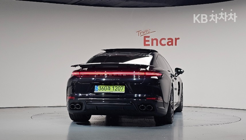 Porsche Panamera BASE MODEL — фото 4