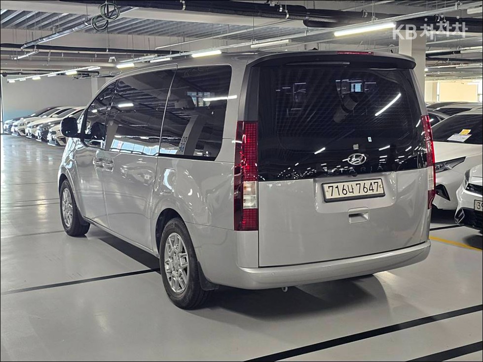 Hyundai Staria — miniaturë 4