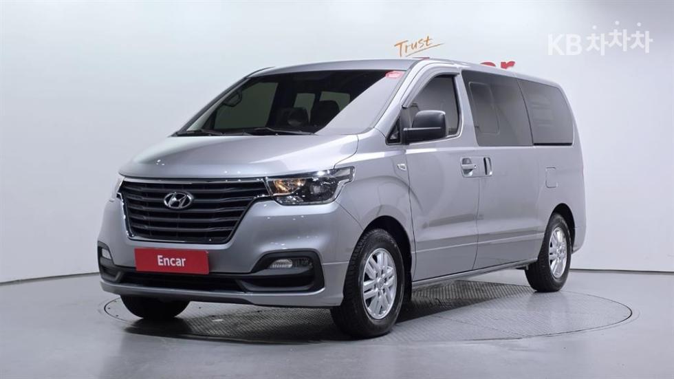 Hyundai Starex — фото 1