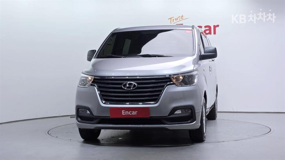 Hyundai Starex — фото 3