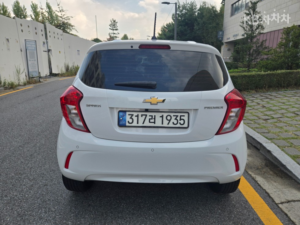 GM Korea Chevrolet Spark BASE MODEL — фото 4