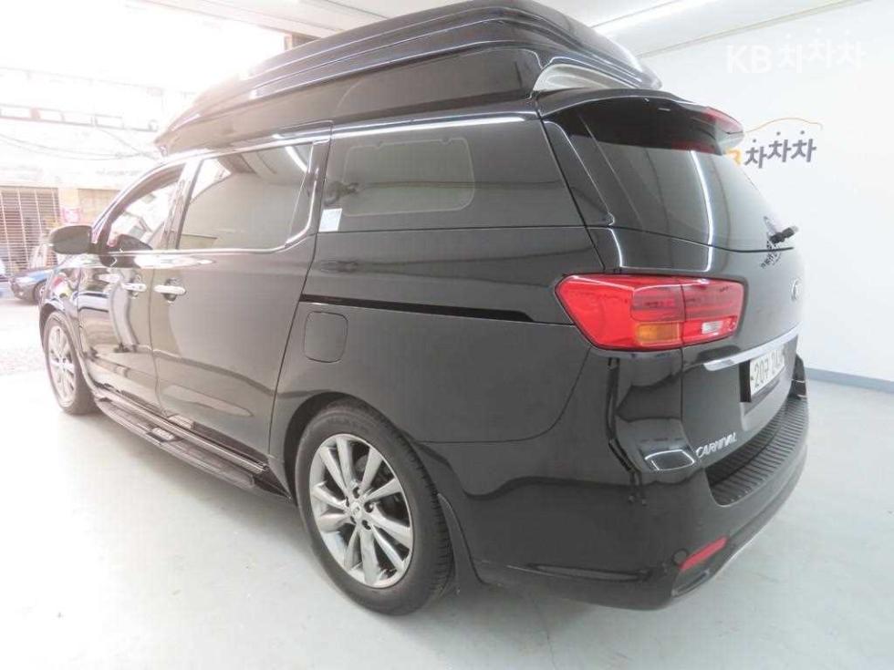 Kia Carnival Noblesse Special — фото 3