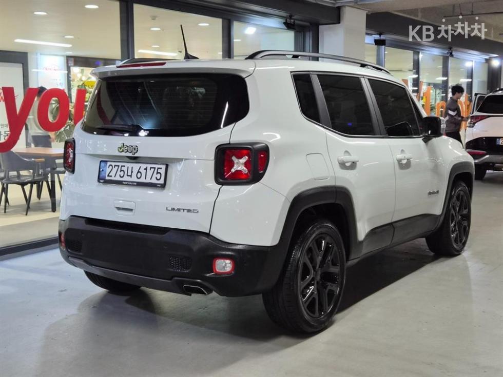 Jeep Renegade — фото 4
