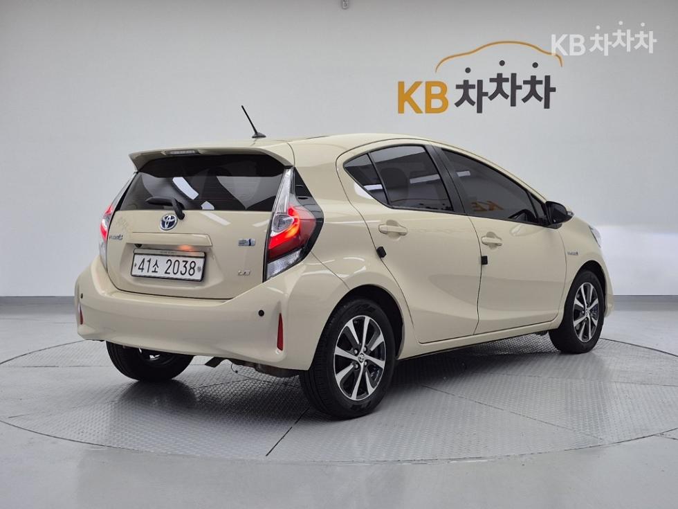 Toyota Prius — фото 4