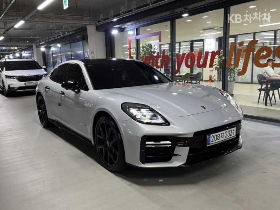 Porsche Panamera BASE MODEL — фото 1