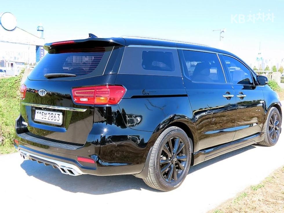 Kia Carnival PRESTIGE — фото 3