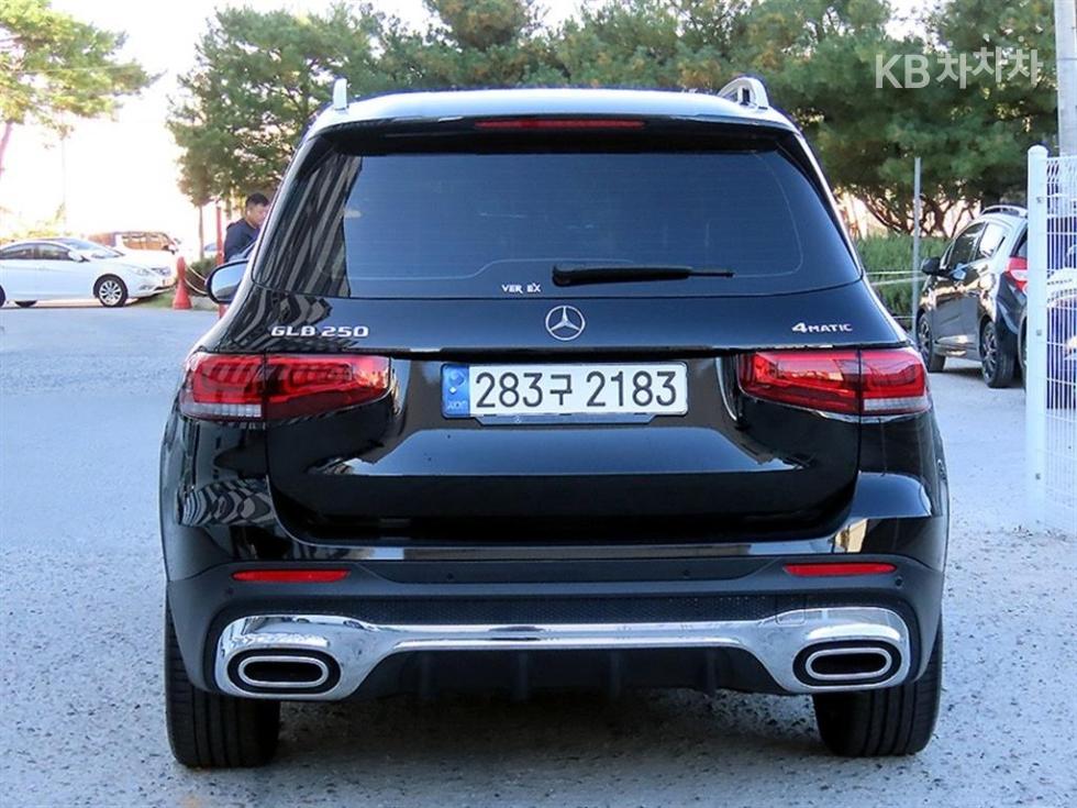 Mercedes-Benz GLB-Class — фото 4