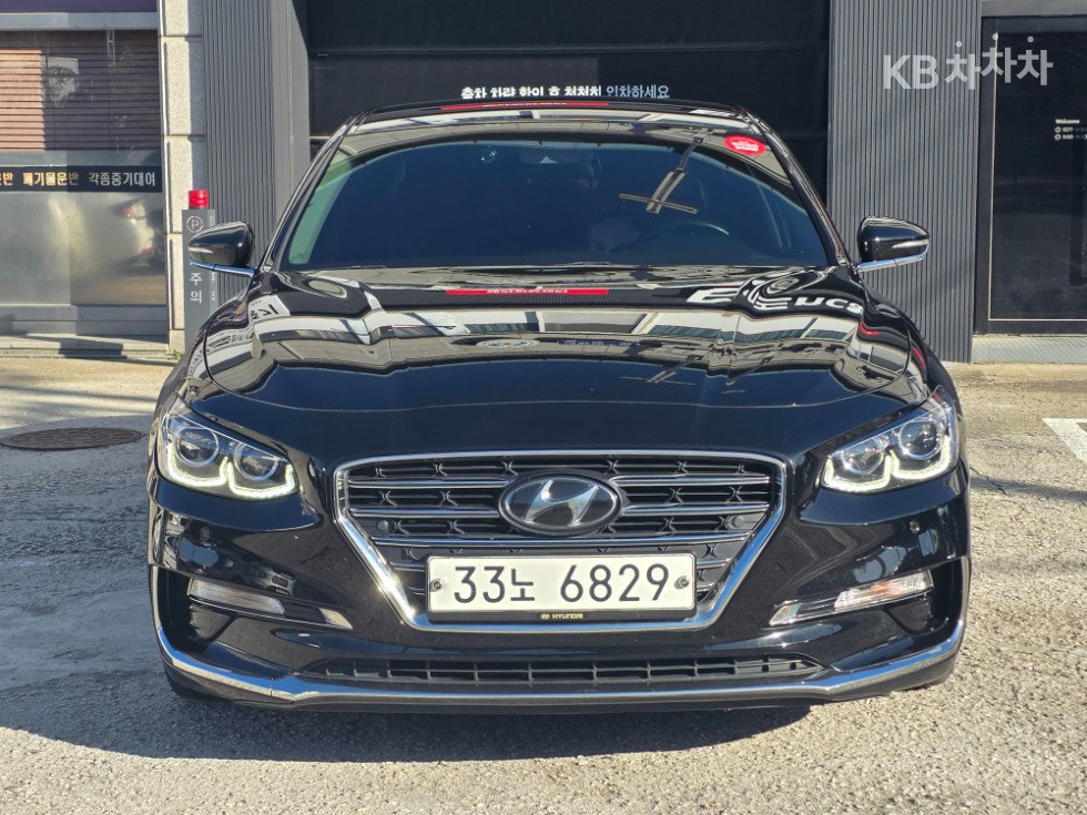 Hyundai Grandeur BASE MODEL — фото 1