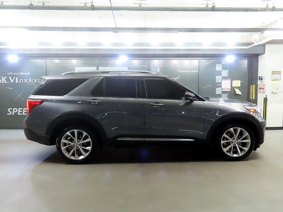 Ford Explorer Platinum — фото 3