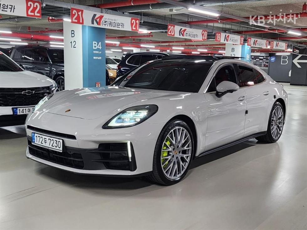 Porsche Panamera BASE MODEL — фото 1