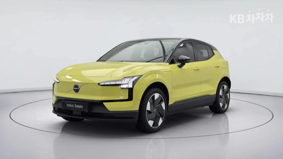 볼보 EX30 2025년식 볼보 EX30 EV Moss Yellow Edition