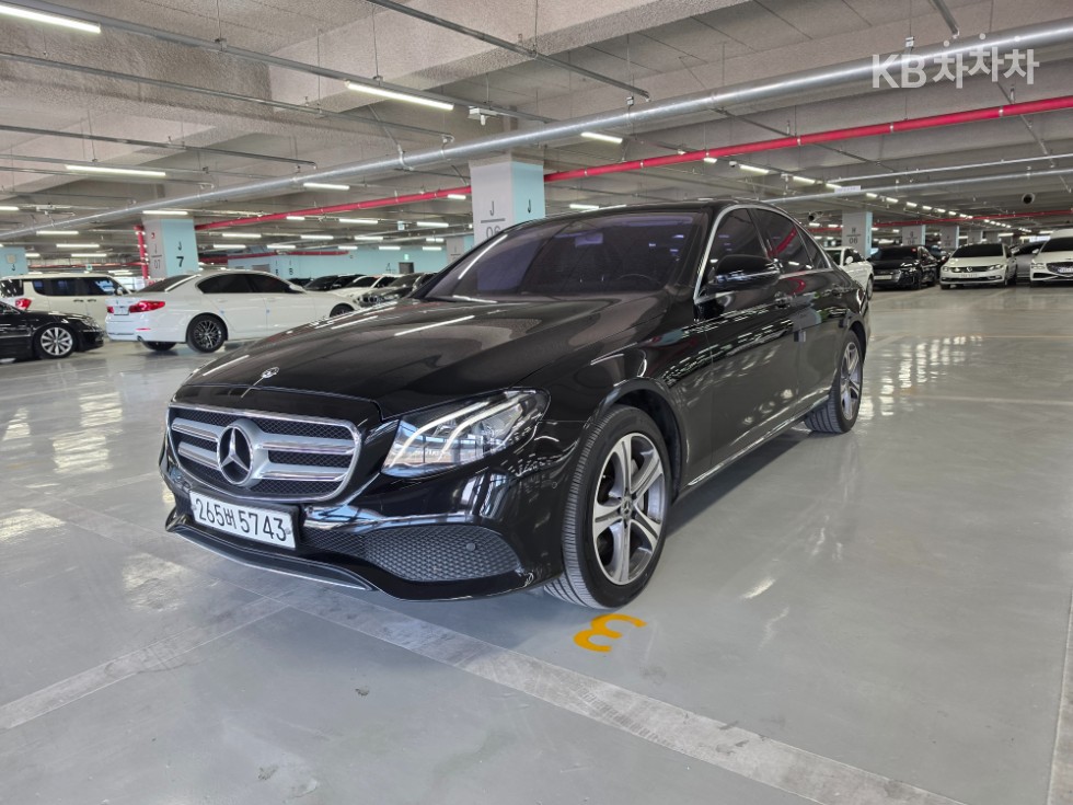 Mercedes-Benz E-Class Exclusive — фото 1