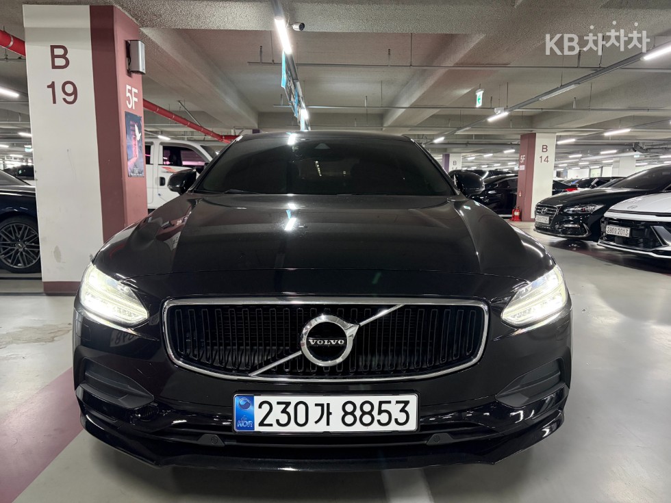 Volvo S90 — фото 1