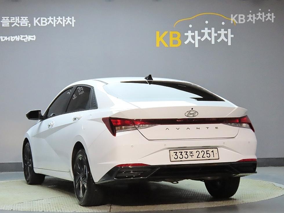 Hyundai Avante — фото 4