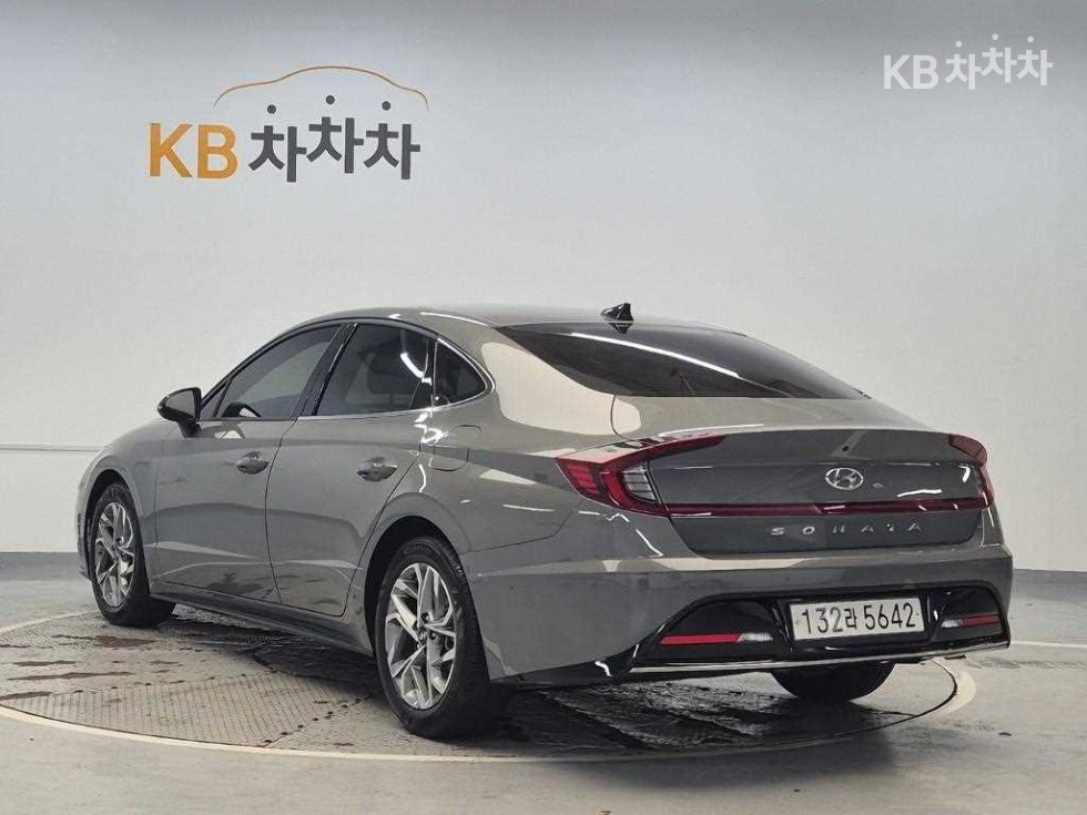 Hyundai Sonata Premium — фото 2
