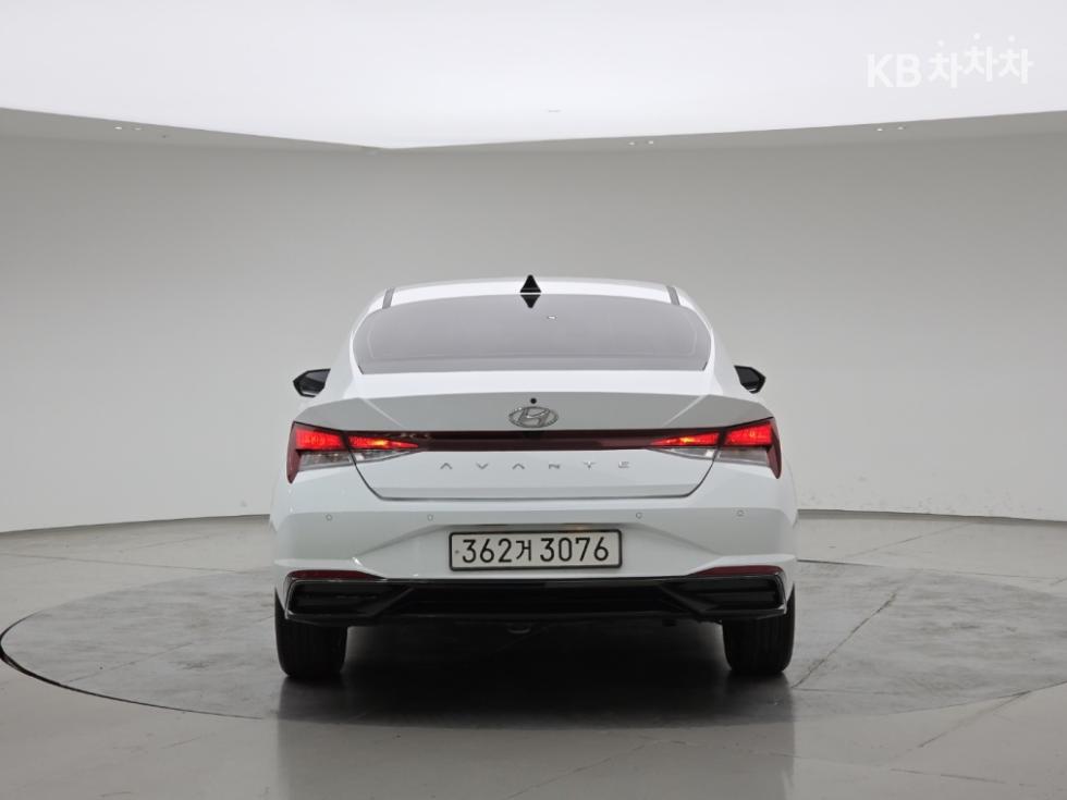 Hyundai Avante — фото 4