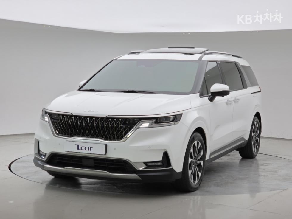 Kia Carnival SIGNATURE — фото 1