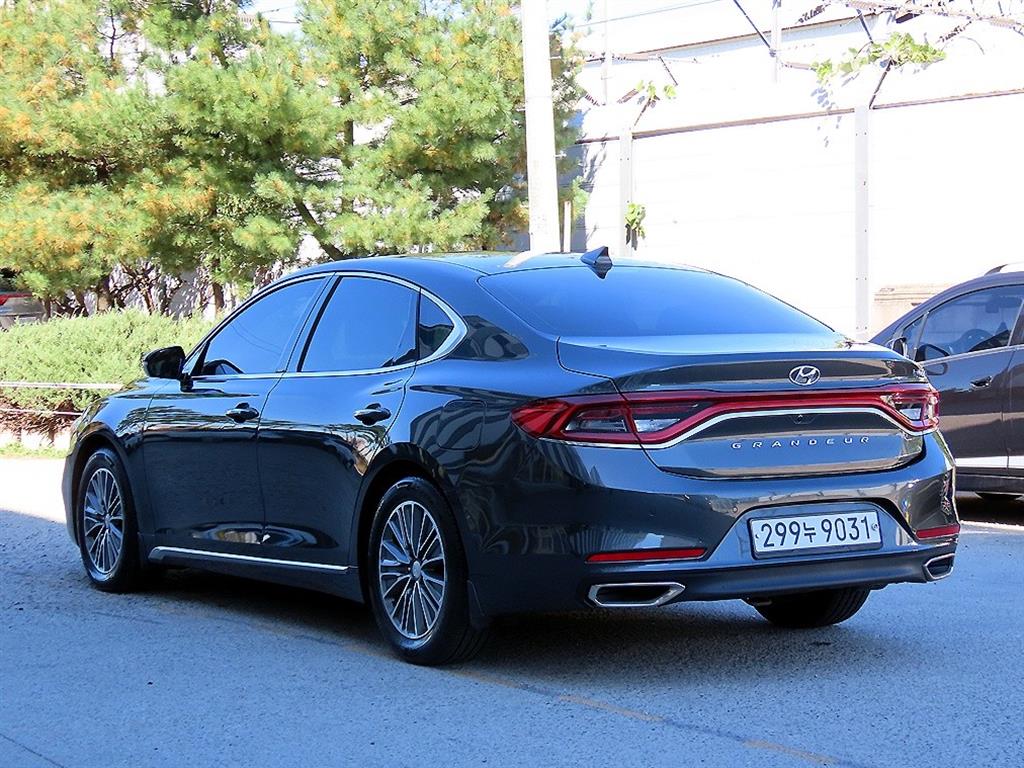 Hyundai Grandeur Special — фото 3