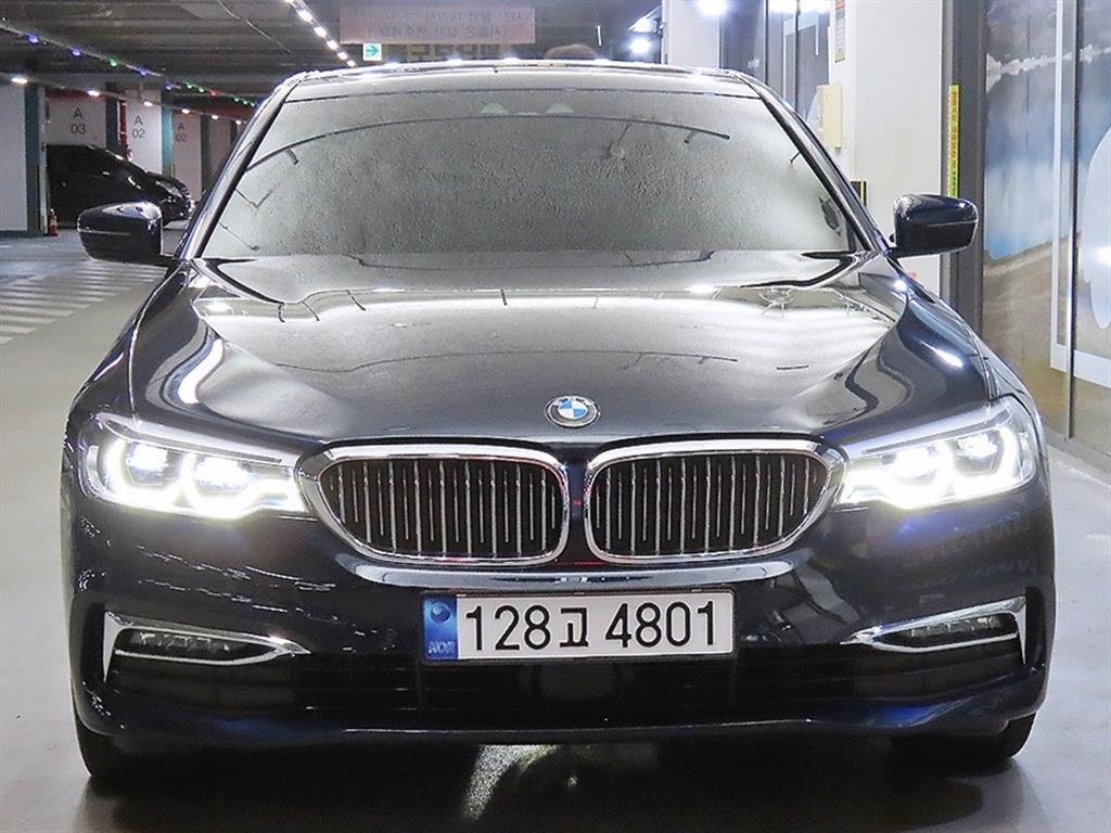BMW 5 Series Luxury Plus — фото 2