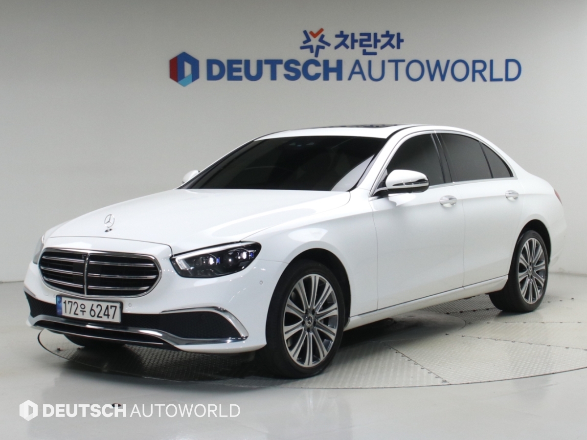 Mercedes-Benz E-Class Exclusive — фото 1