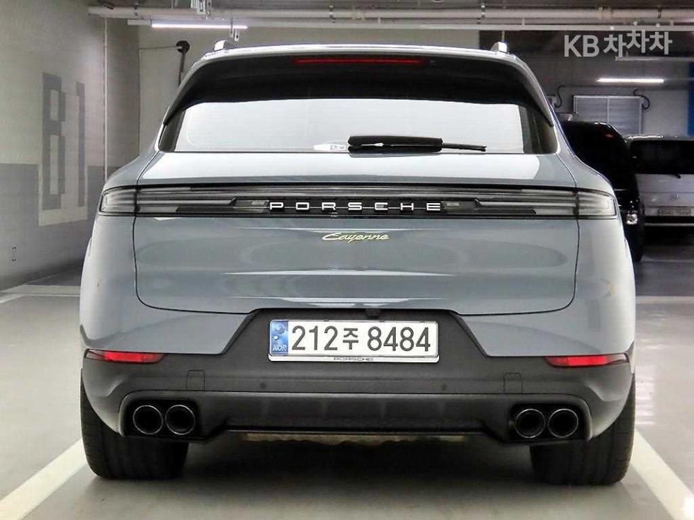 Porsche Cayenne BASE MODEL — фото 3