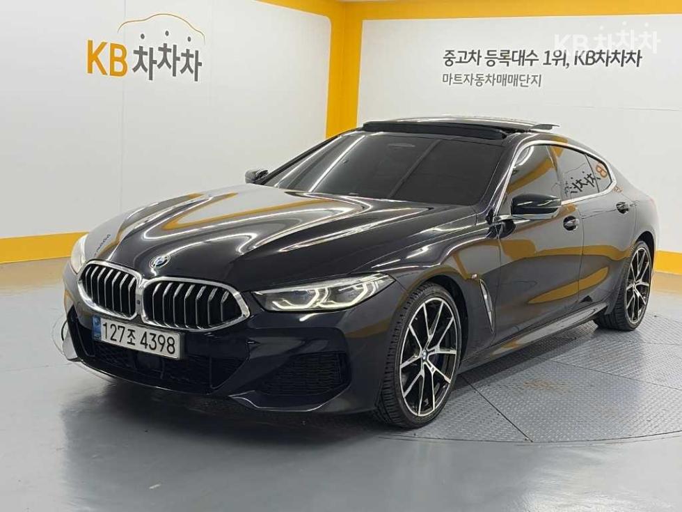 BMW 8 Series M Sport Package — фото 1