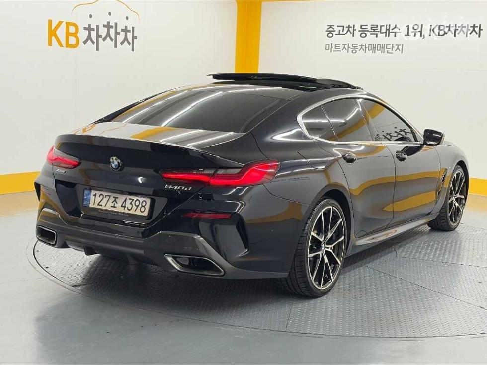 BMW 8 Series M Sport Package — фото 4