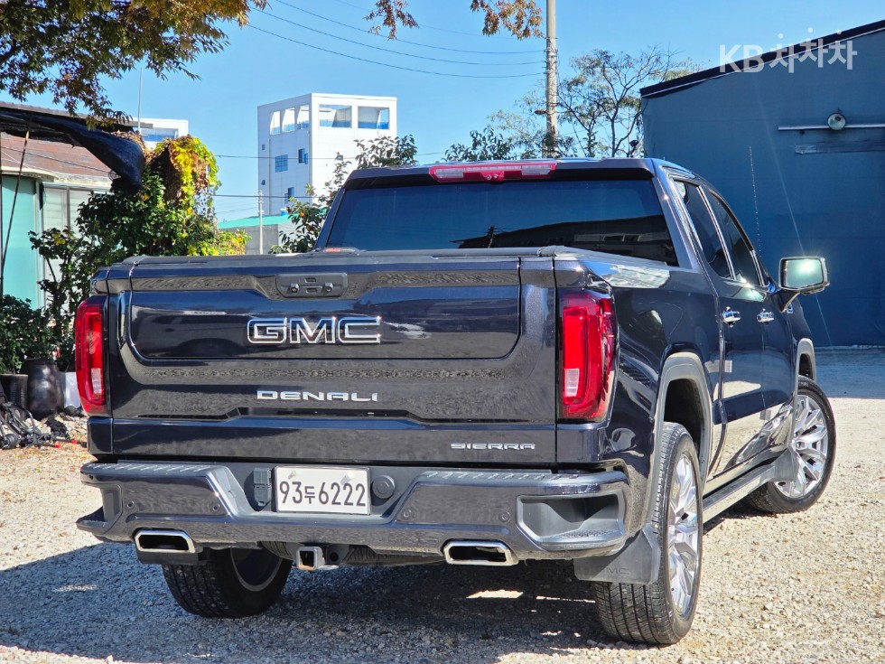 GMC Sierra — фото 3