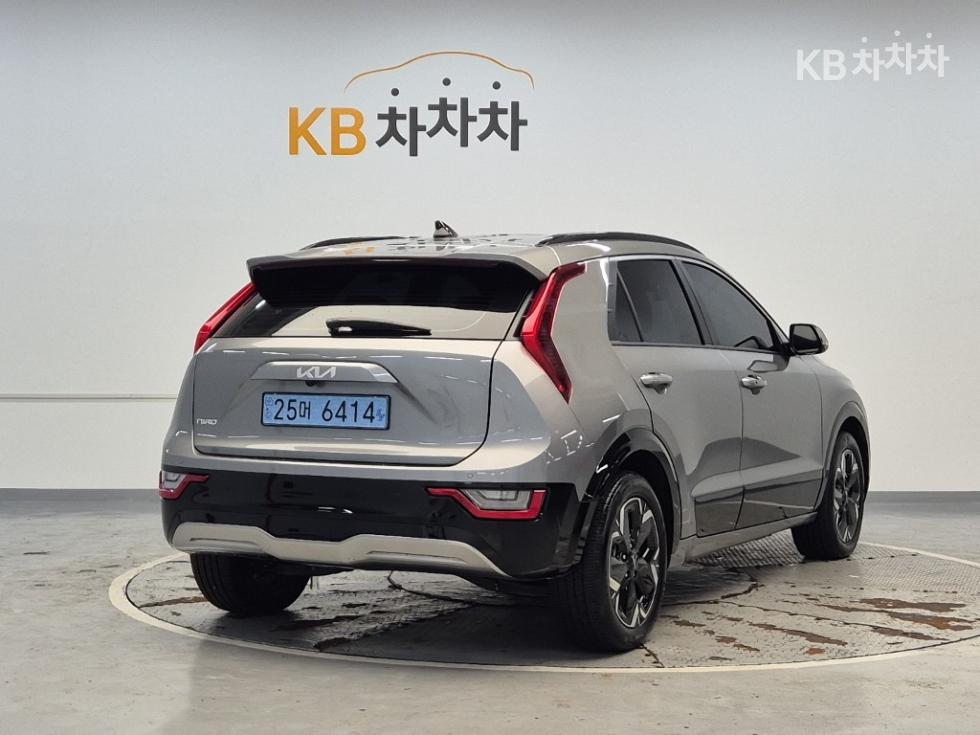 Kia BASE MODEL — фото 3
