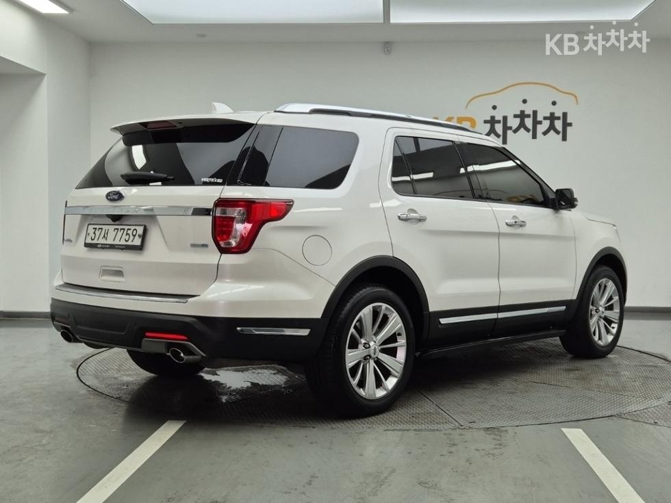 Ford Explorer Limited — фото 4