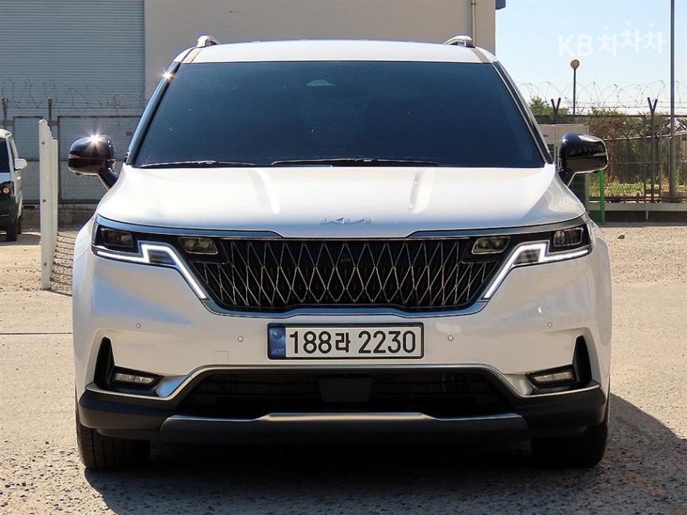 Kia Carnival SIGNATURE — фото 1