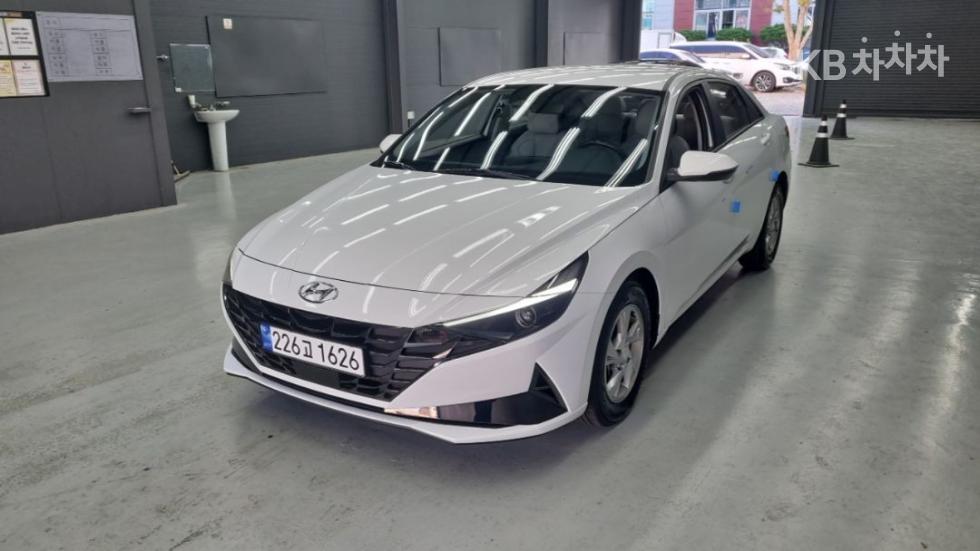 Hyundai Avante — фото 2