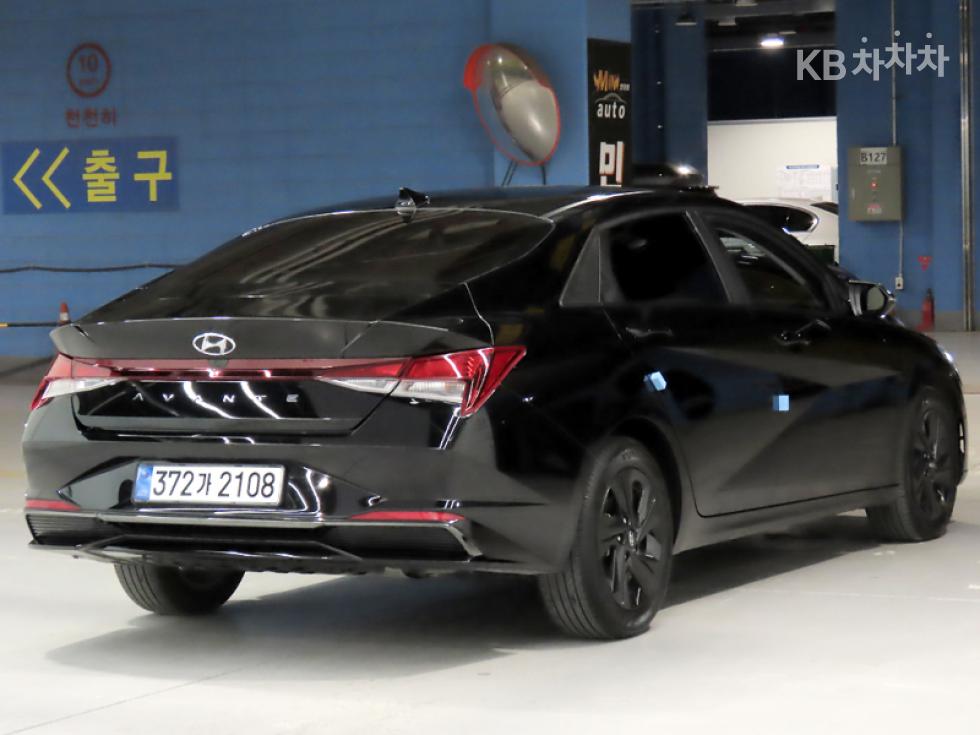 Hyundai Avante — фото 4