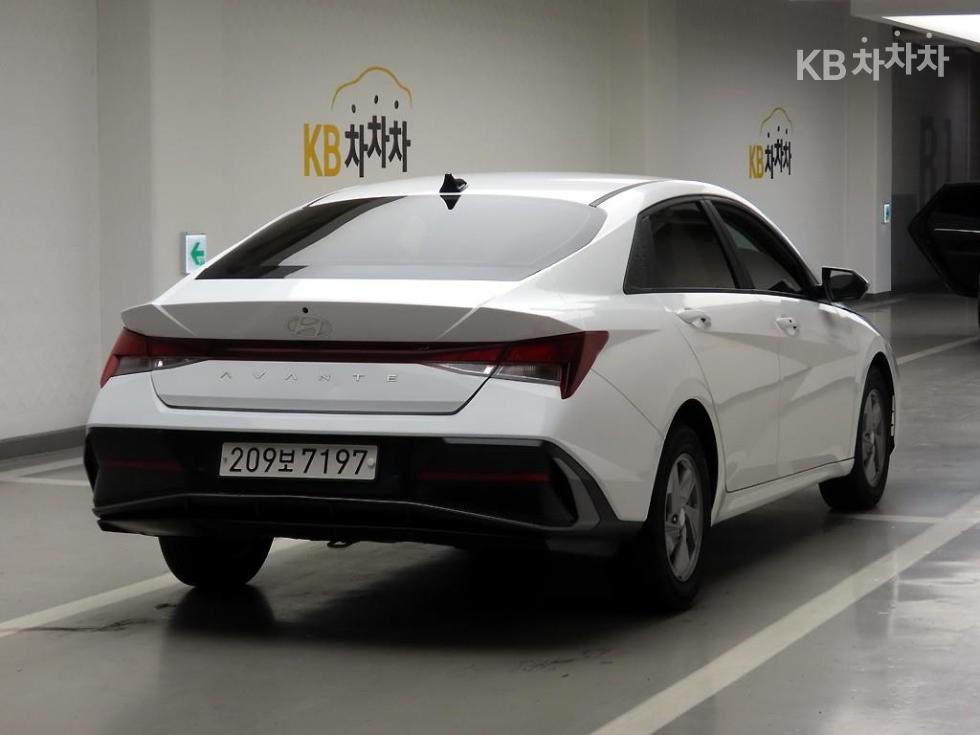 Hyundai Avante Smart — фото 4