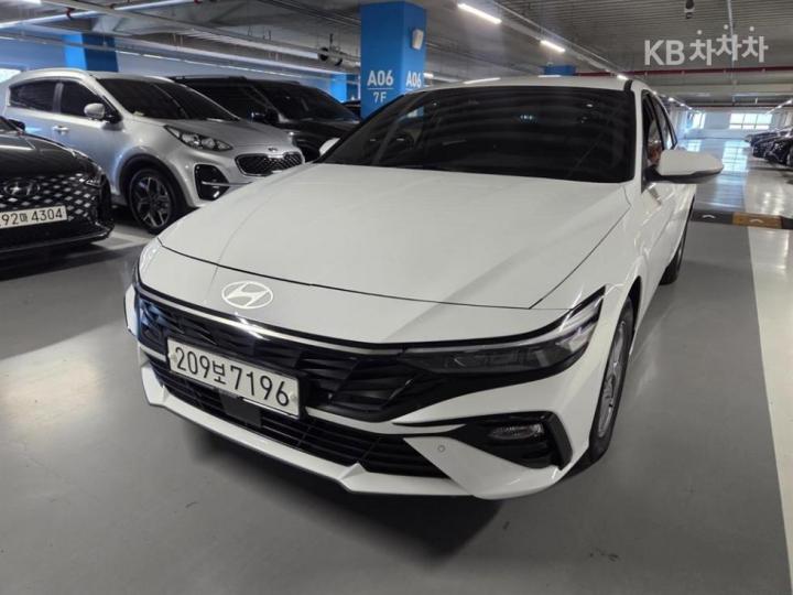 Hyundai Elantra 렌터카 1.6 LPi 스마트 — foto 1
