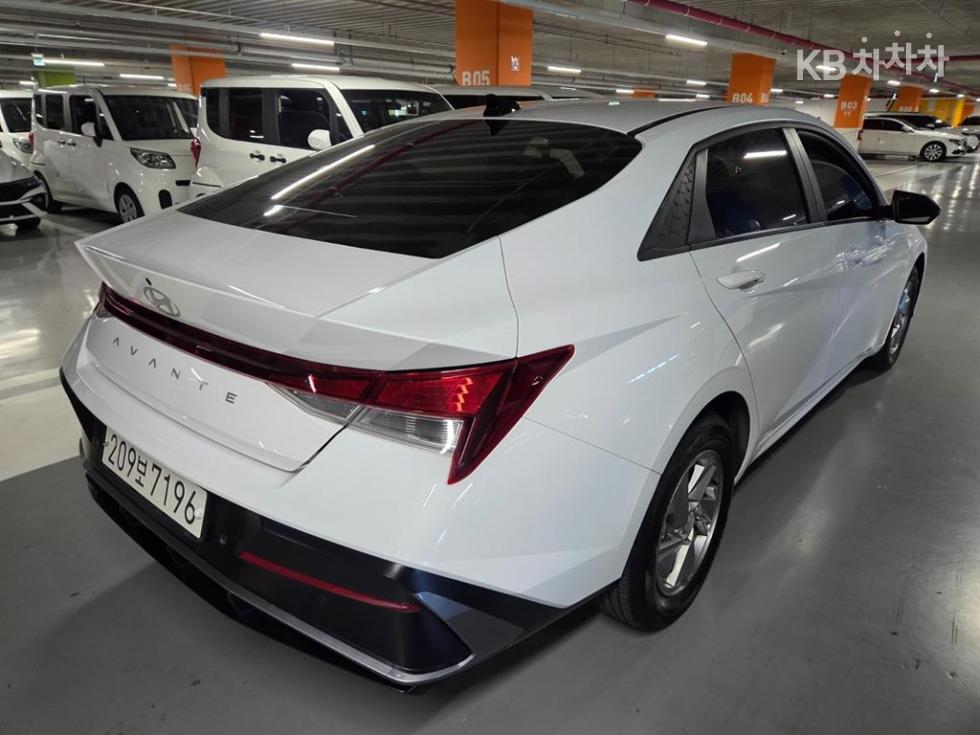 Hyundai Elantra — miniaturë 3