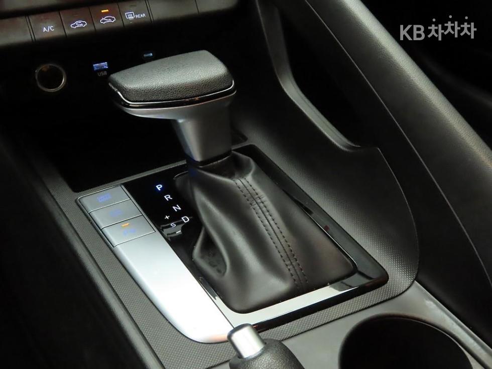 Hyundai Elantra — miniaturë 10