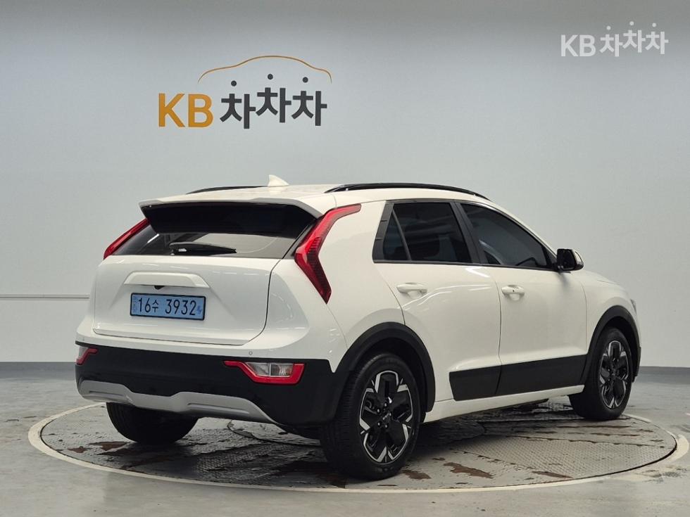 Kia BASE MODEL — фото 3